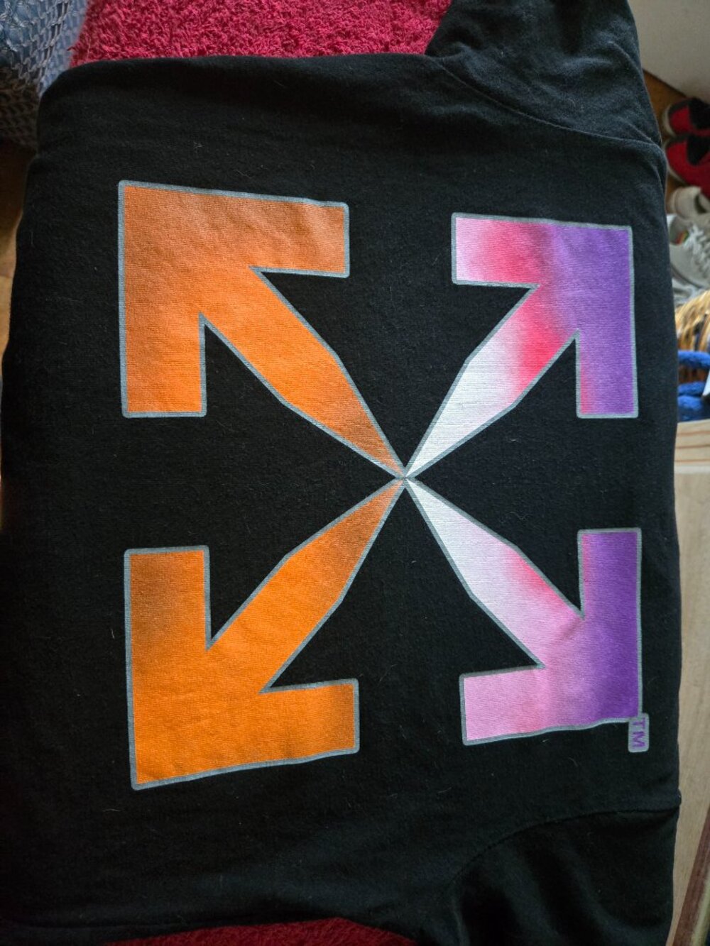 Black ladies t shirt - Picture 3 of 6
